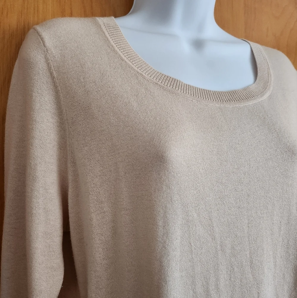 Sandro Silk/Cotton/Cashemere Cream Sweater Cutout Back Design - Picture 6 of 16